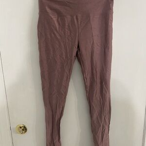 Forever 21 metallic pink yoga pants